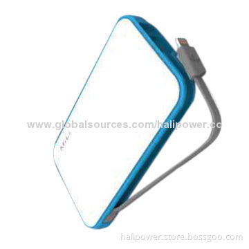 10,000mAh Power Bank with Built-in Lightning Cable